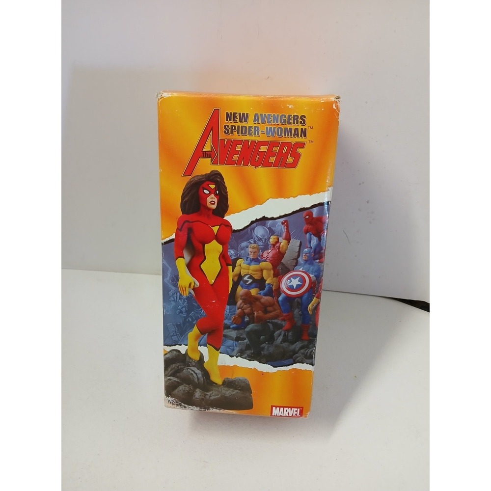 Diamond Select: New‎ Avengers: Spider-Woman Statue: #732 of 2500